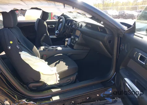 2021 Ford Mustang Ecoboost Fastback z USA, uszkodzony, nr VIN 1FA6P8TH8M5134422